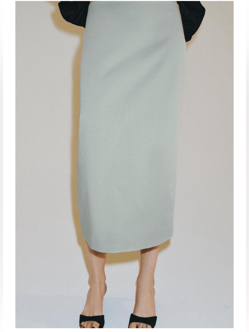 Zara COLLECTION VENTED MIDI
SKIRT - Picture 2 of 8